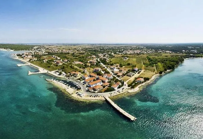 3796-1 Apartamento *